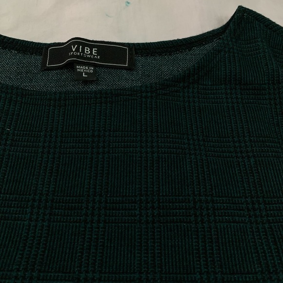 green plaid top - Picture 1 of 3